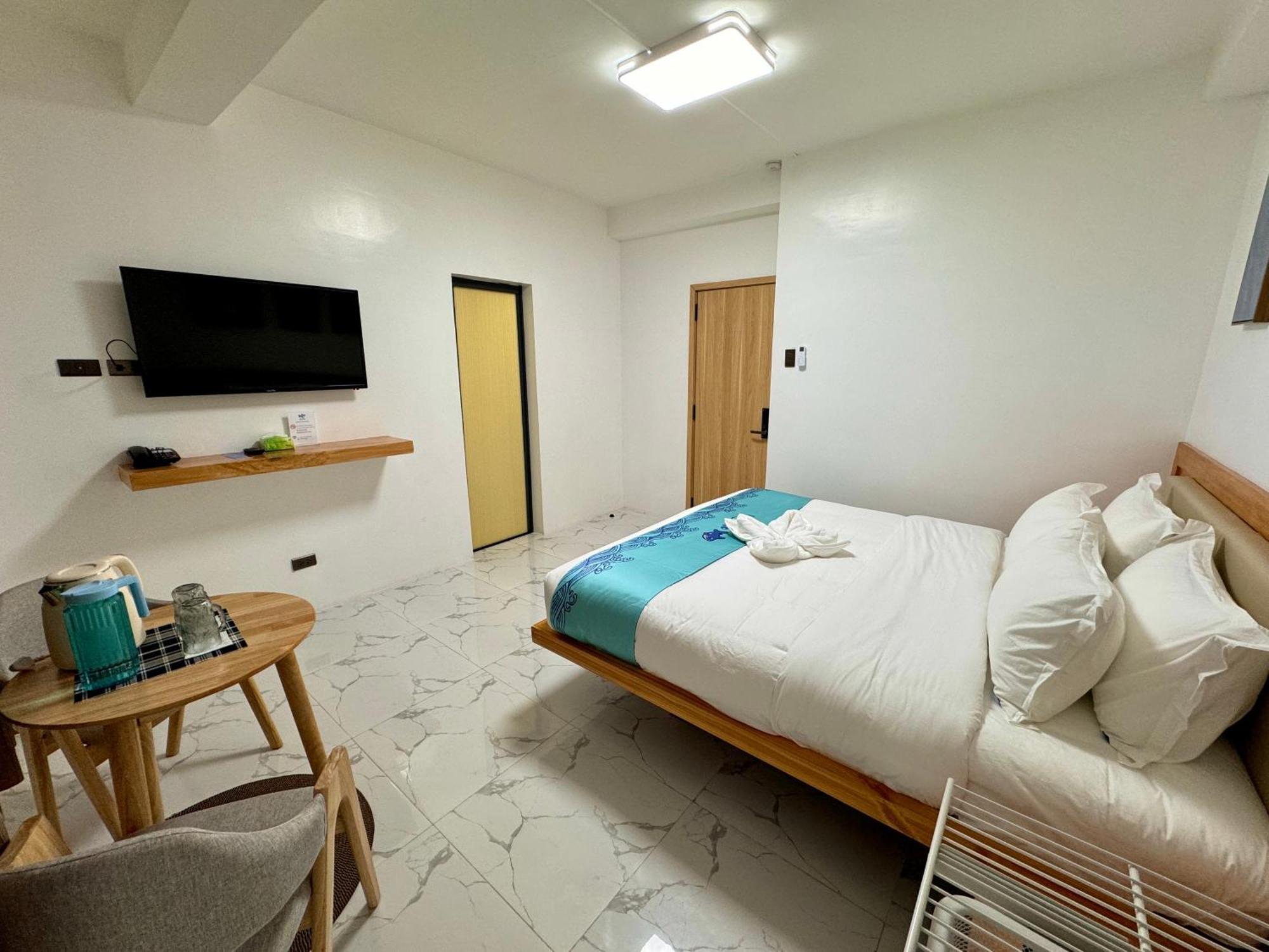 Hotel Lighthouse Corporation Former Lucky Tito Dmall Boracay Balabag (Boracay)